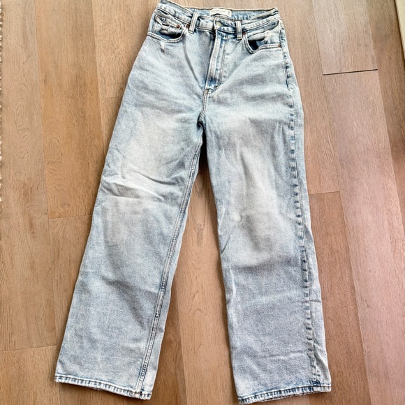 Abercrombie & Fitch Denim - Abercrombie & Fitch The Crop Wide Leg Ultra High Rise
